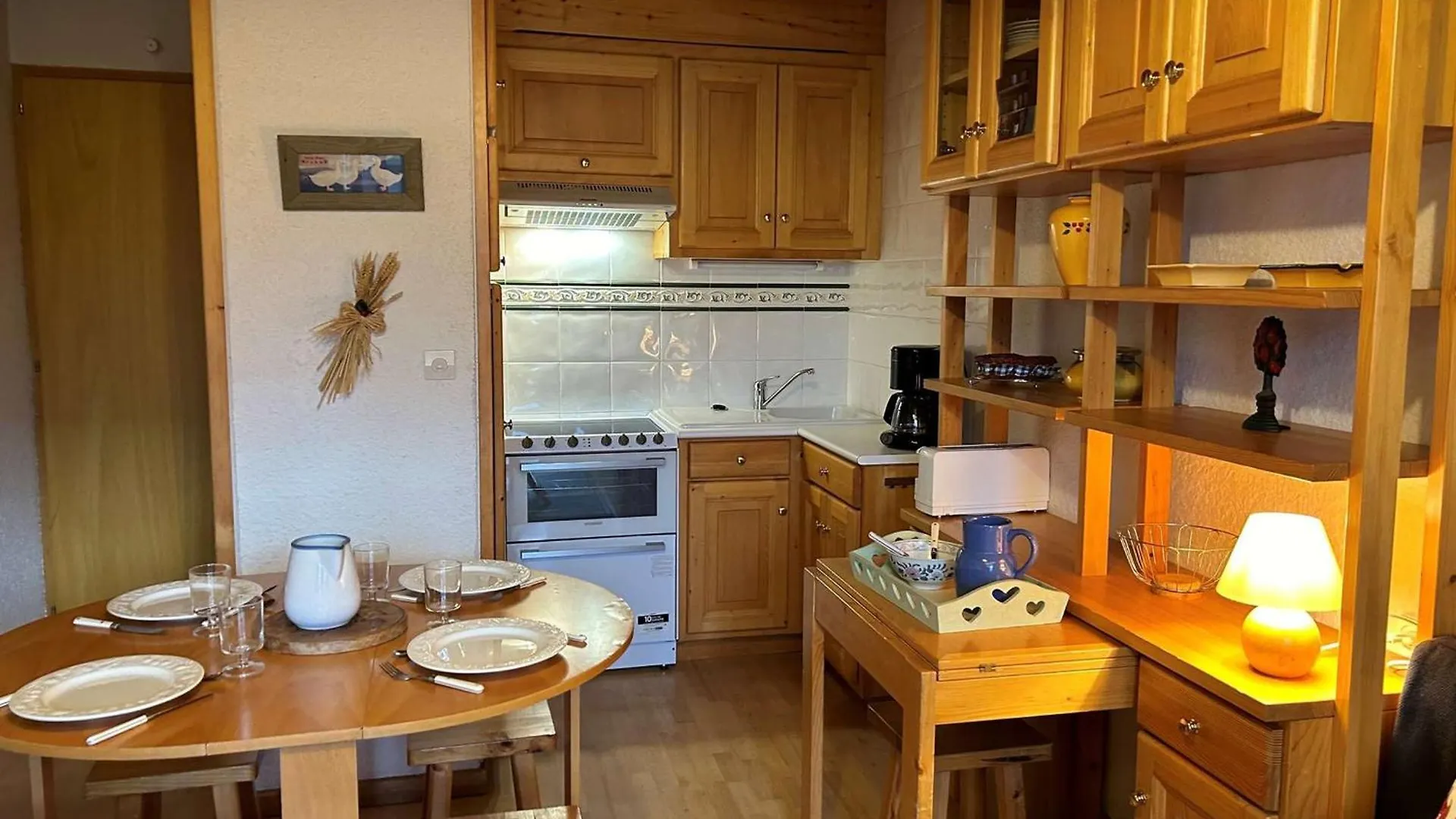 Apartment Meribel: Charmant 2P, 4 Pers, Proche Commerces Et Pistes - Fr-1-180-80 France